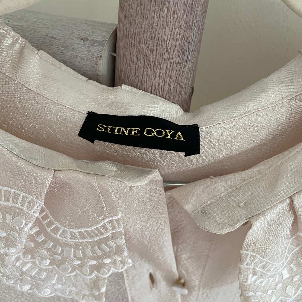 STINE GOYA Cream Blouse with Ruffled Collar - Picture 7 of 13